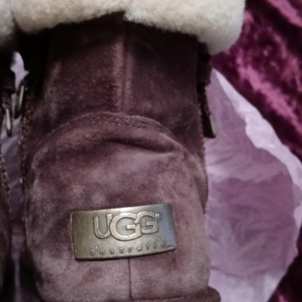 UGG BOOTS